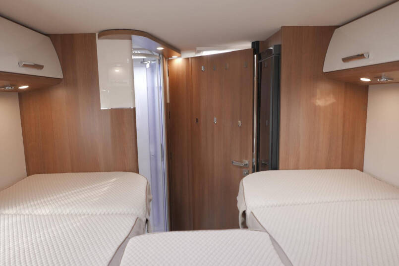 Carthago C-Tourer 143 LE | Mercedes | Enkele bedden | AL-KO maxi | 170 pk 48