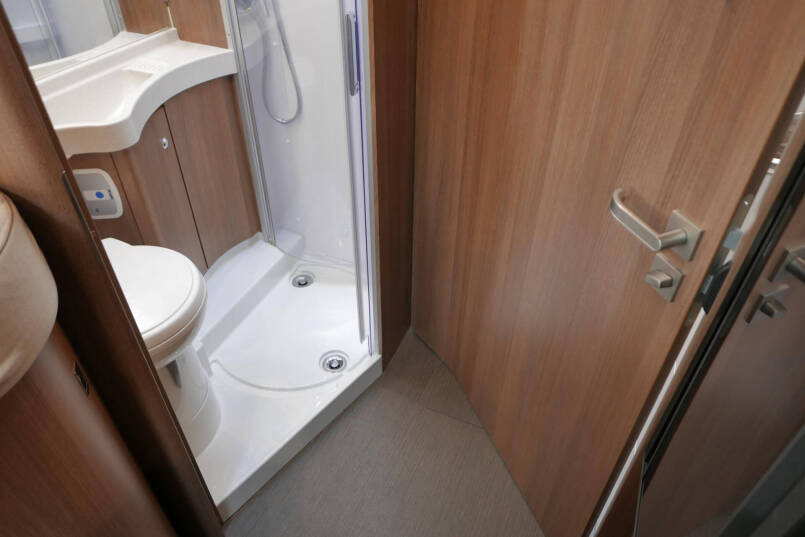 Carthago C-Tourer 143 LE | Mercedes | Enkele bedden | AL-KO maxi | 170 pk 50