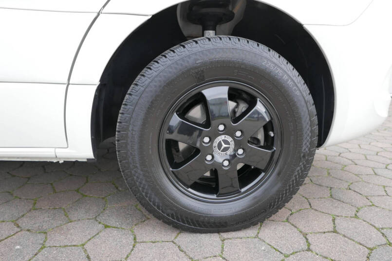 Carthago C-Tourer 143 LE | Mercedes | Enkele bedden | AL-KO maxi | 170 pk 8