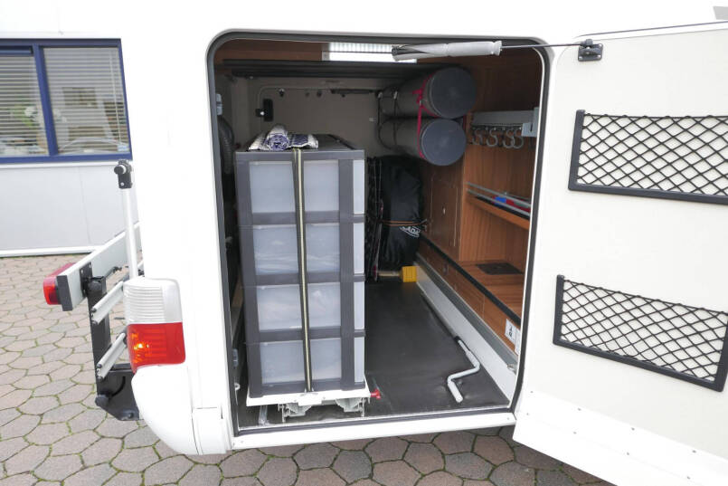 Hymer B 588 | Automaat | Levelsysteem | Enkele bedden | Airco 13
