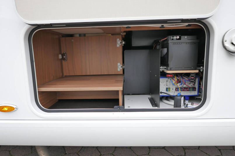 Hymer B 588 | Automaat | Levelsysteem | Enkele bedden | Airco 17