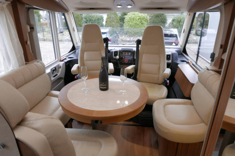 Hymer B 588 | Automaat | Levelsysteem | Enkele bedden | Airco 27
