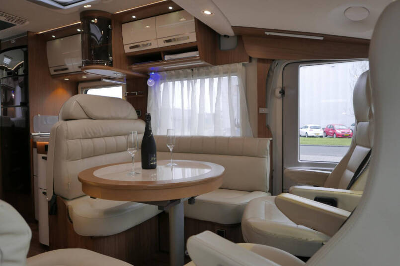 Hymer B 588 | Automaat | Levelsysteem | Enkele bedden | Airco 29