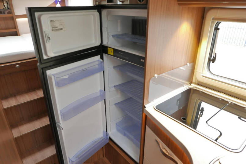 Hymer B 588 | Automaat | Levelsysteem | Enkele bedden | Airco 40