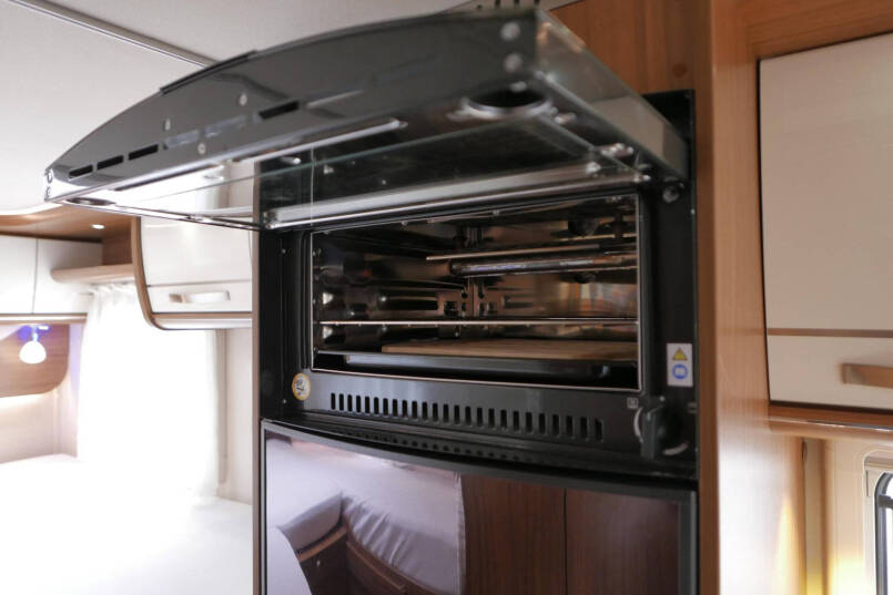 Hymer B 588 | Automaat | Levelsysteem | Enkele bedden | Airco 41