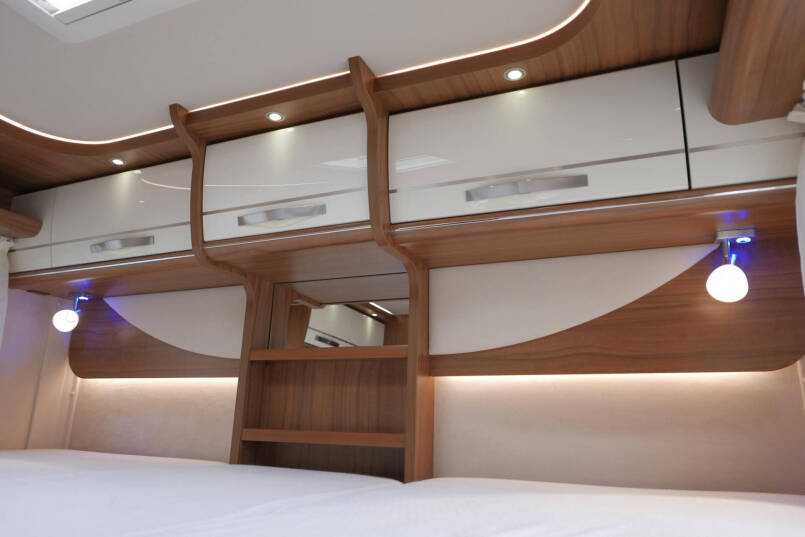 Hymer B 588 | Automaat | Levelsysteem | Enkele bedden | Airco 48