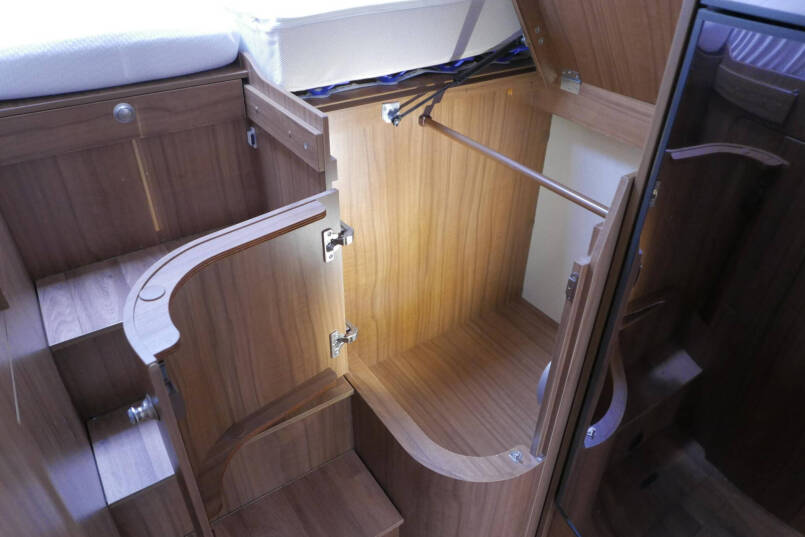 Hymer B 588 | Automaat | Levelsysteem | Enkele bedden | Airco 50