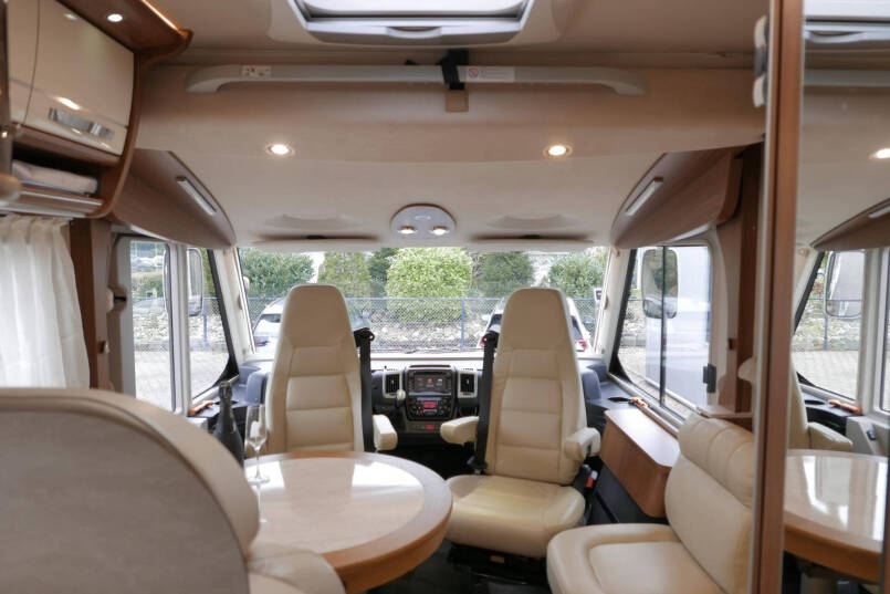 Hymer B 588 | Automaat | Levelsysteem | Enkele bedden | Airco 57