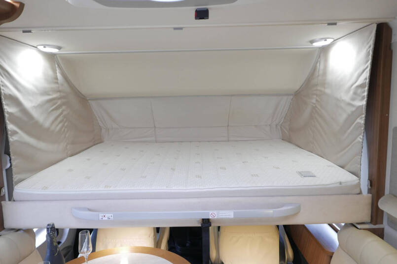 Hymer B 588 | Automaat | Levelsysteem | Enkele bedden | Airco 58