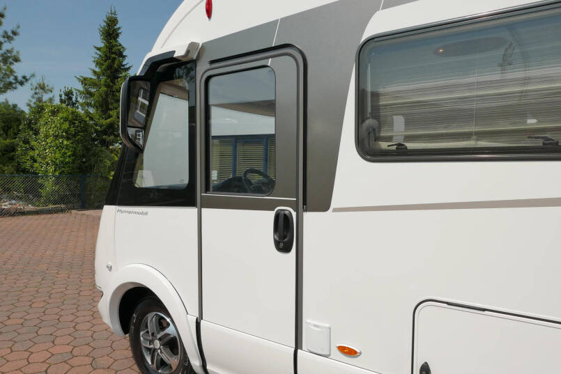 Hymer B 704 SL SupremeLine 180 PK automaat | AL-DE | Enkele bedden 17