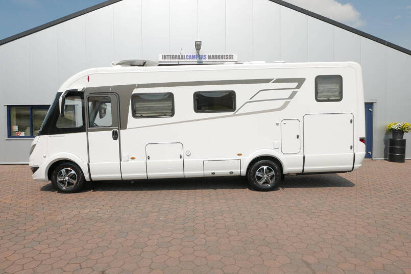 Hymer B 704 SL SupremeLine 180 PK automaat | AL-DE | Enkele bedden 2