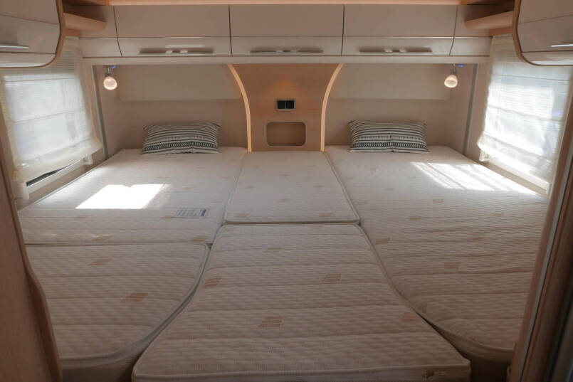 Hymer B 704 SL SupremeLine 180 PK automaat | AL-DE | Enkele bedden 37