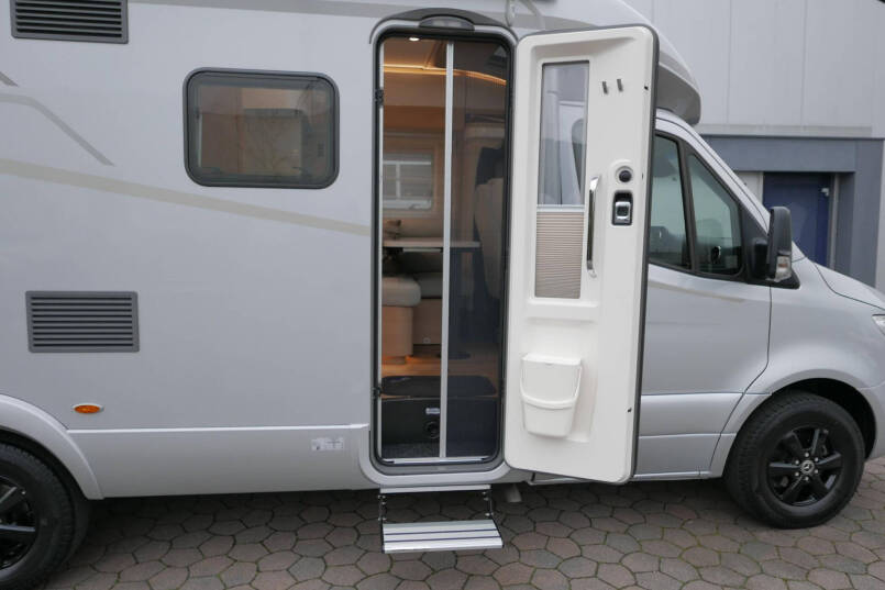 Hymer BMC-T 580 | 4430 chassis | Zilver metallic | Trekhaak | Enkele bedden 17