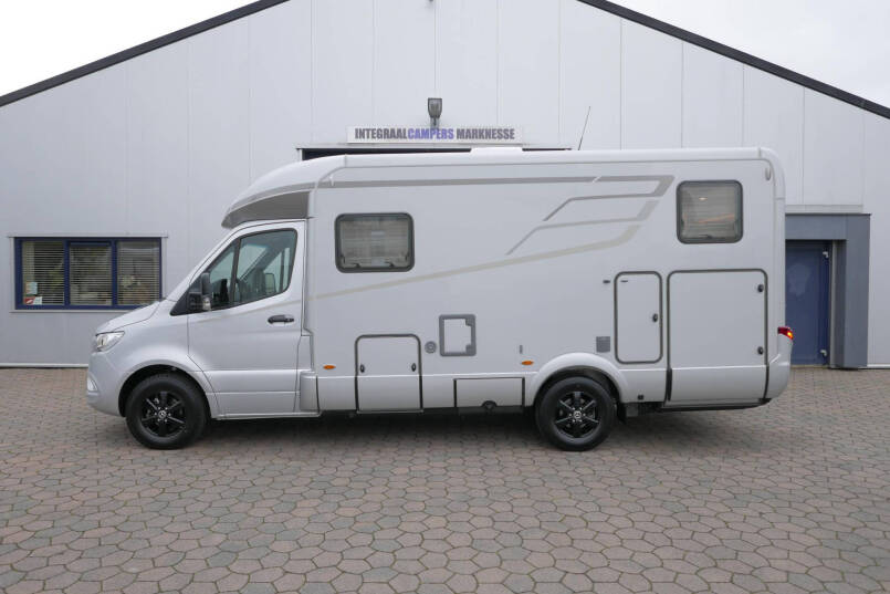 Hymer BMC-T 580 | 4430 chassis | Zilver metallic | Trekhaak | Enkele bedden 2