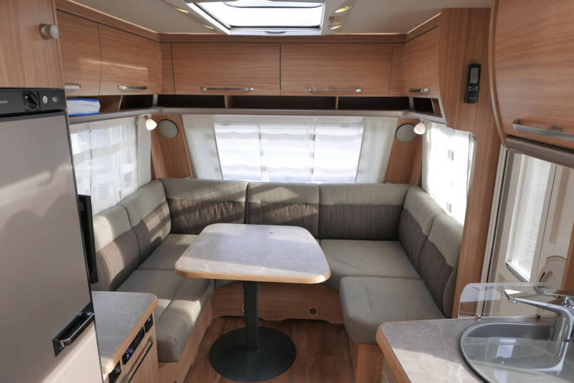 Eriba Nova 485 GL | Frans bed | Movers | Rondzit | Airco | Luifel 21