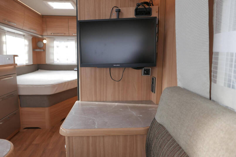 Eriba Nova 485 GL | Frans bed | Movers | Rondzit | Airco | Luifel 27