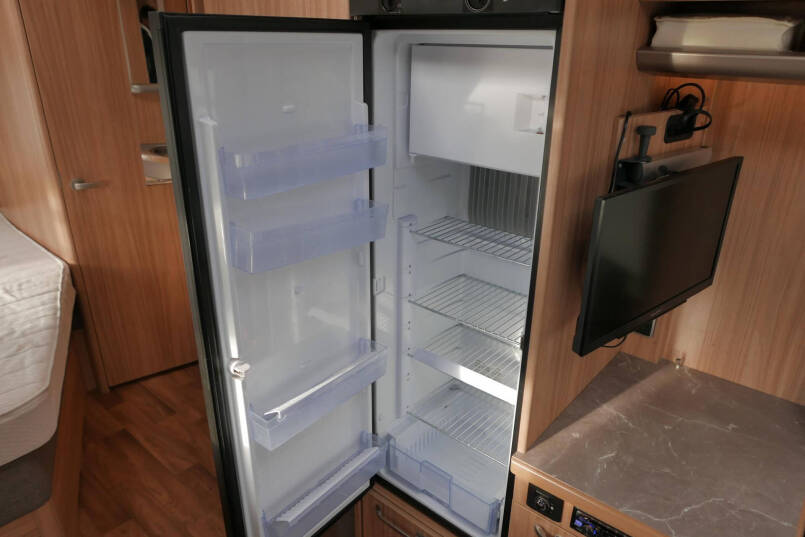 Eriba Nova 485 GL | Frans bed | Movers | Rondzit | Airco | Luifel 30