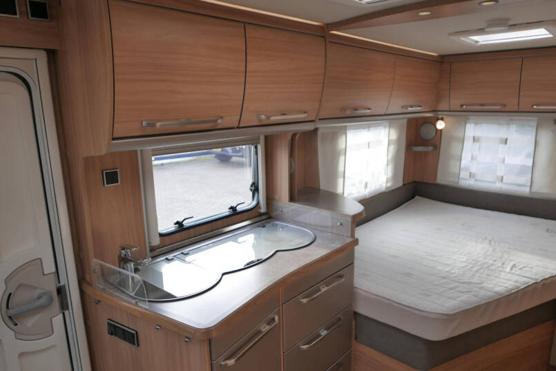 Eriba Nova 485 GL | Frans bed | Movers | Rondzit | Airco | Luifel 35