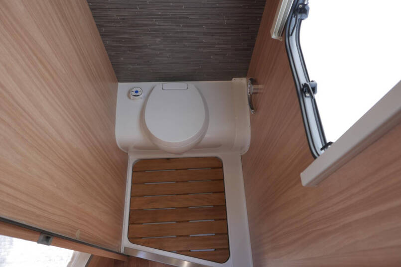 Eriba Nova 485 GL | Frans bed | Movers | Rondzit | Airco | Luifel 46