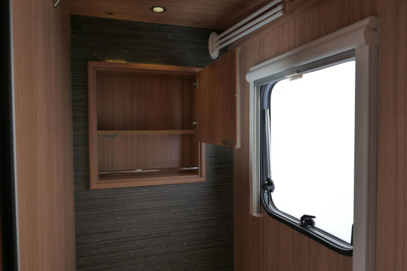 Eriba Nova 485 GL | Frans bed | Movers | Rondzit | Airco | Luifel 47