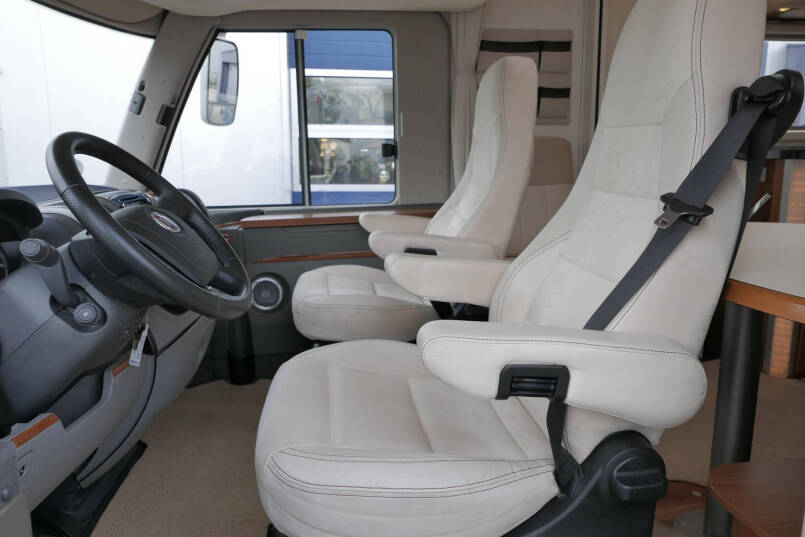 Hymer B 674 SL Elegance | 3.0 Automaat | Enkele bedden | Luchtvering 22