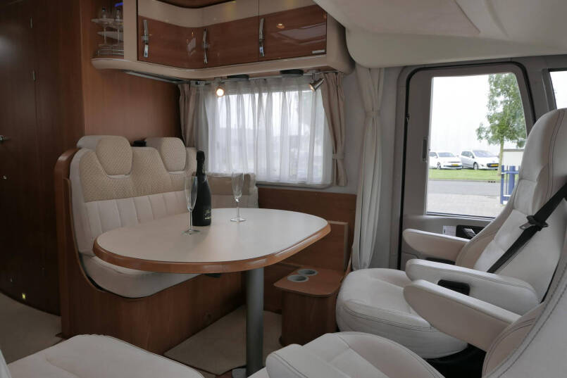 Hymer B 674 SL Elegance | 3.0 Automaat | Enkele bedden | Luchtvering 31