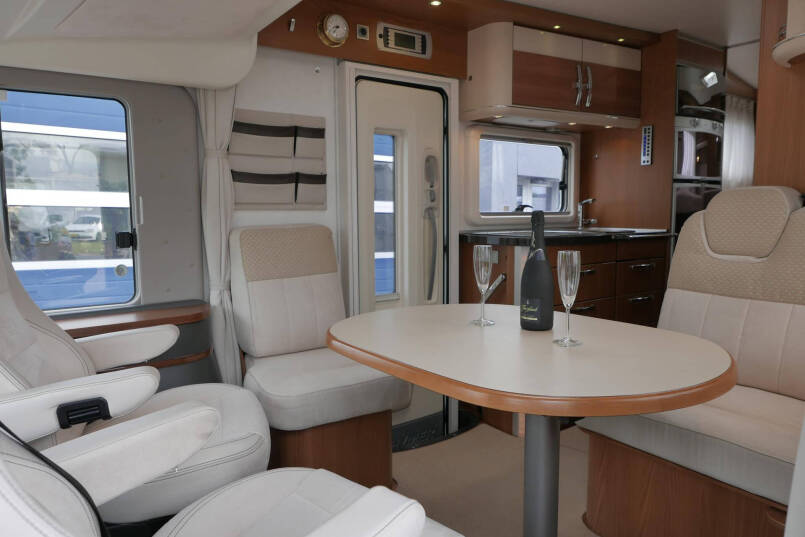 Hymer B 674 SL Elegance | 3.0 Automaat | Enkele bedden | Luchtvering 32