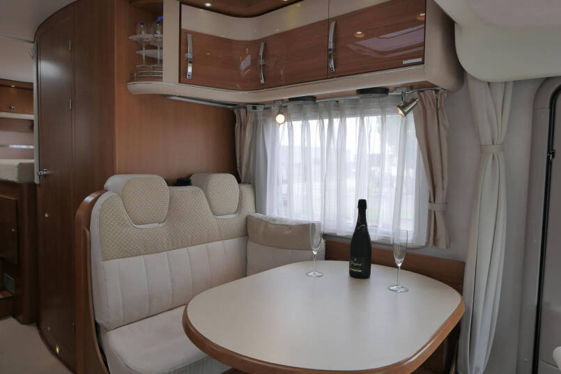 Hymer B 674 SL Elegance | 3.0 Automaat | Enkele bedden | Luchtvering 36
