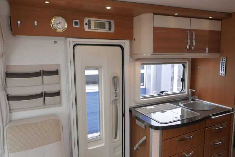 Hymer B 674 SL Elegance | 3.0 Automaat | Enkele bedden | Luchtvering 38
