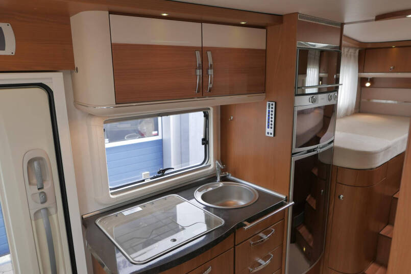 Hymer B 674 SL Elegance | 3.0 Automaat | Enkele bedden | Luchtvering 42