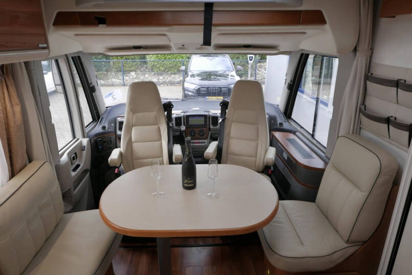 Hymer B 674 SL Elegance | 3.0 Automaat | Luchtvering | Levelsysteem | AL-DE 26