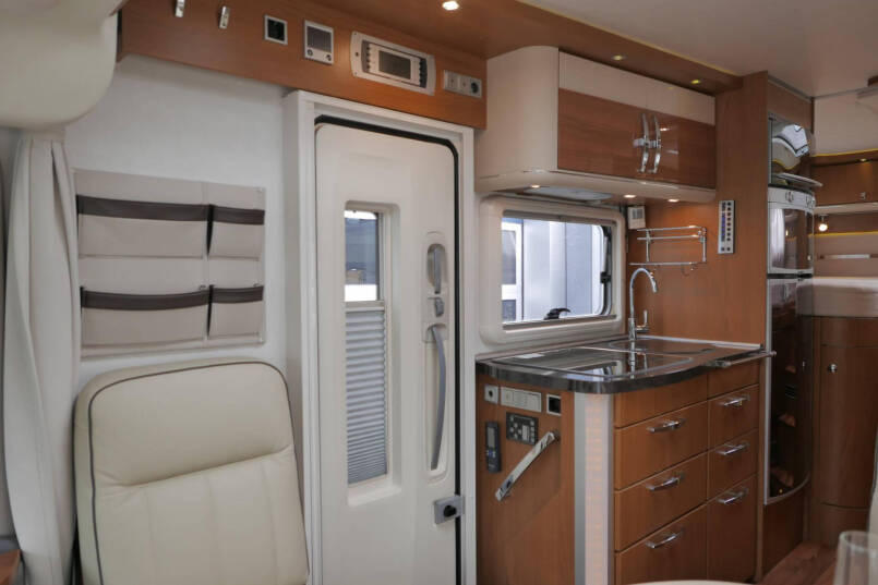 Hymer B 674 SL Elegance | 3.0 Automaat | Luchtvering | Levelsysteem | AL-DE 36
