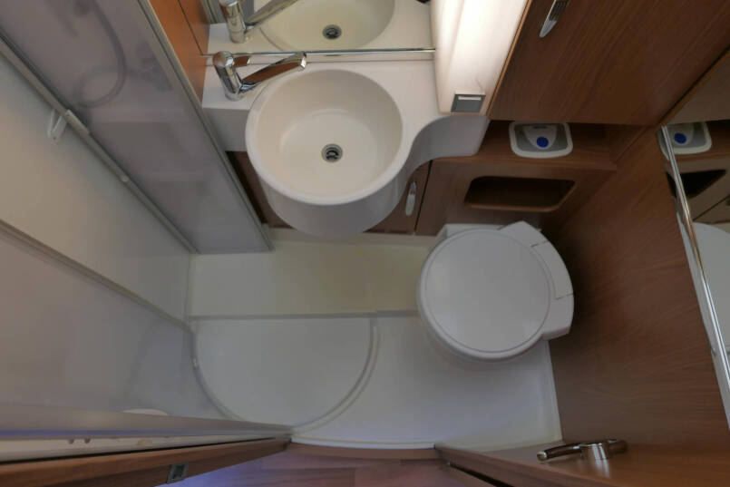Hymer B 674 SL Elegance | 3.0 Automaat | Luchtvering | Levelsysteem | AL-DE 53