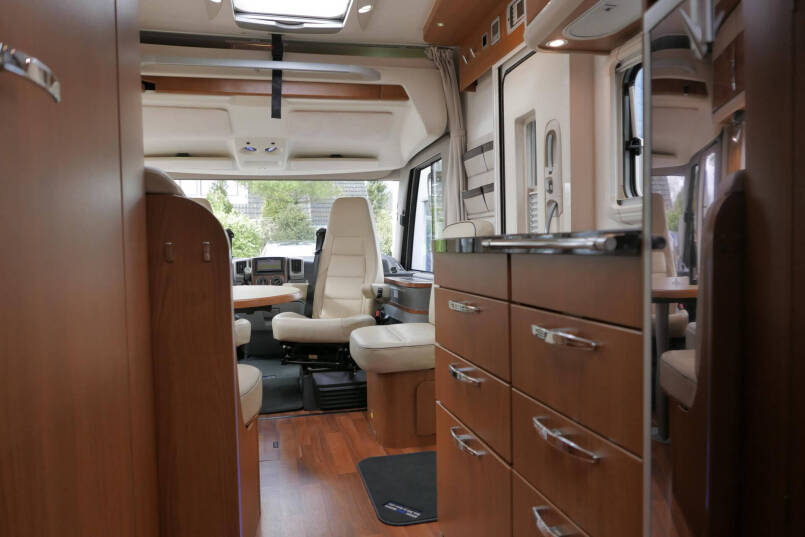 Hymer B 674 SL Elegance | 3.0 Automaat | Luchtvering | Levelsysteem | AL-DE 55