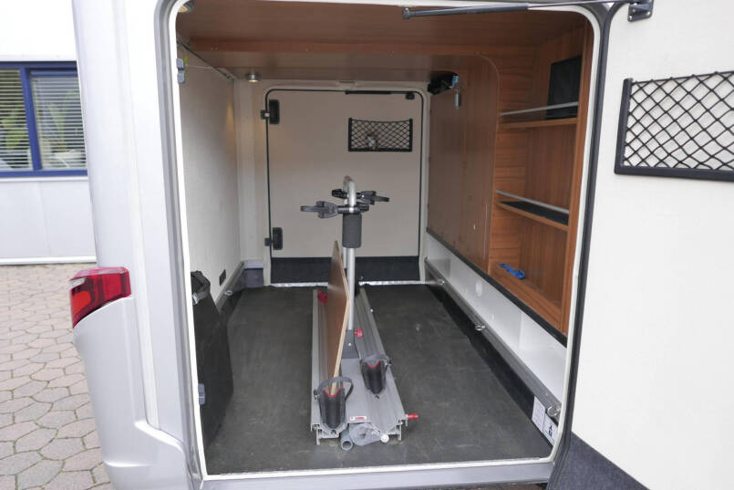 Hymer B 678 DL DynamicLine | Automaat | Levelsysteem | LPG | Enkele bedden 12