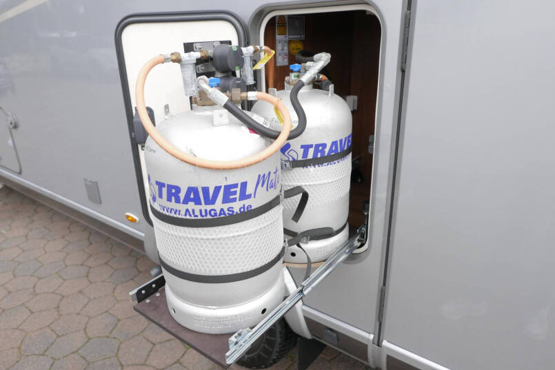 Hymer B 678 DL DynamicLine | Automaat | Levelsysteem | LPG | Enkele bedden 15