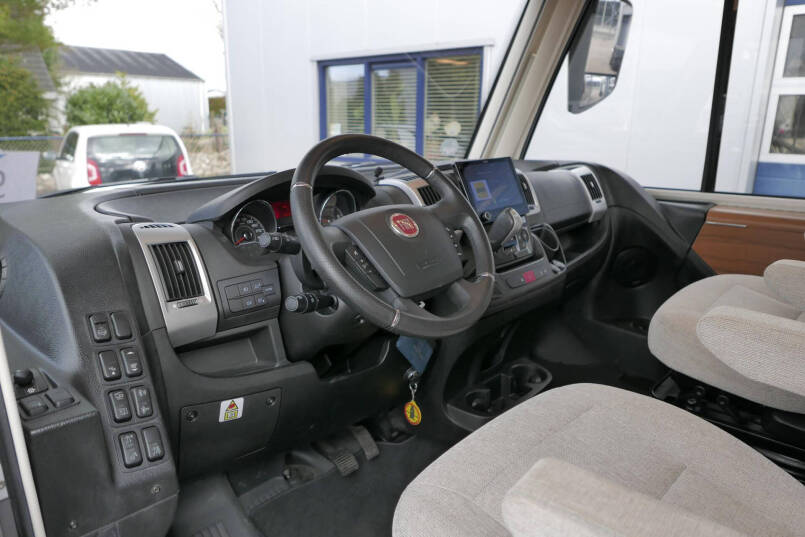 Hymer B 678 DL DynamicLine | Automaat | Levelsysteem | LPG | Enkele bedden 21