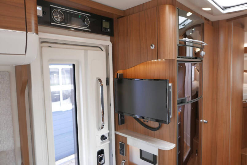 Hymer B 678 DL DynamicLine | Automaat | Levelsysteem | LPG | Enkele bedden 31