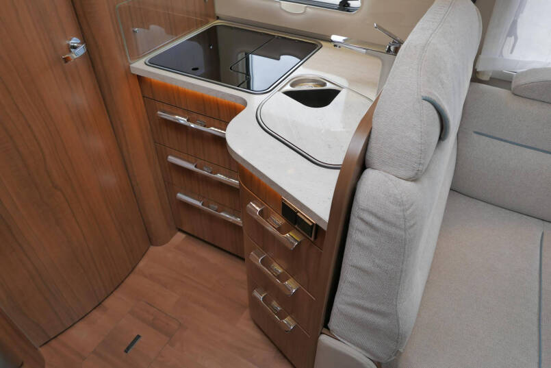 Hymer B 678 DL DynamicLine | Automaat | Levelsysteem | LPG | Enkele bedden 33