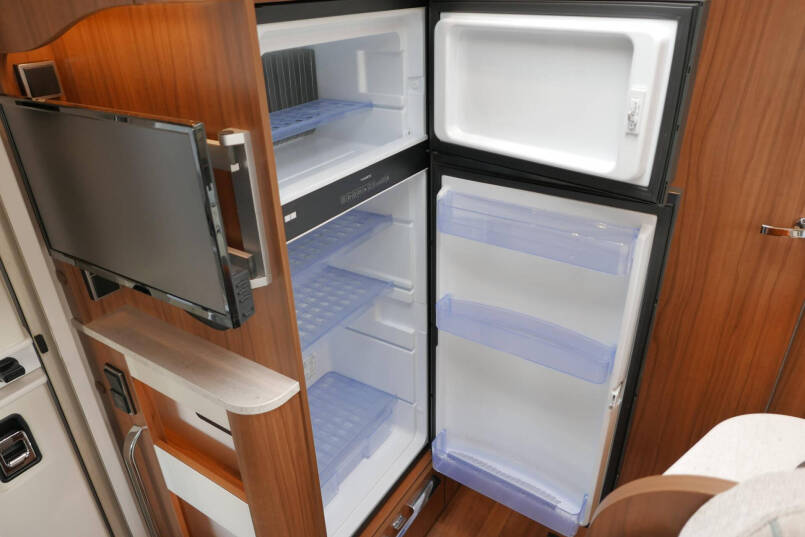 Hymer B 678 DL DynamicLine | Automaat | Levelsysteem | LPG | Enkele bedden 34
