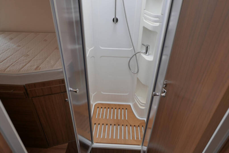 Hymer B 678 DL DynamicLine | Automaat | Levelsysteem | LPG | Enkele bedden 48