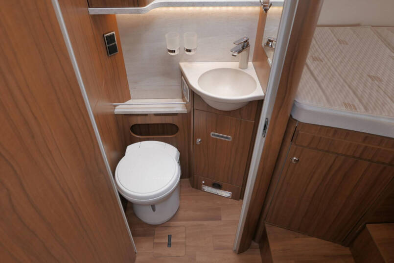 Hymer B 678 DL DynamicLine | Automaat | Levelsysteem | LPG | Enkele bedden 49