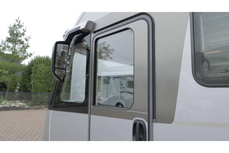 Hymer B 704 SL Automaat | 180 pk | AL-DE | 2 aparte bedden | Hefbed 18