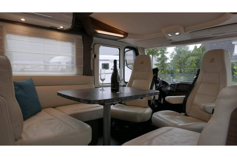 Hymer B 704 SL Automaat | 180 pk | AL-DE | 2 aparte bedden | Hefbed 27