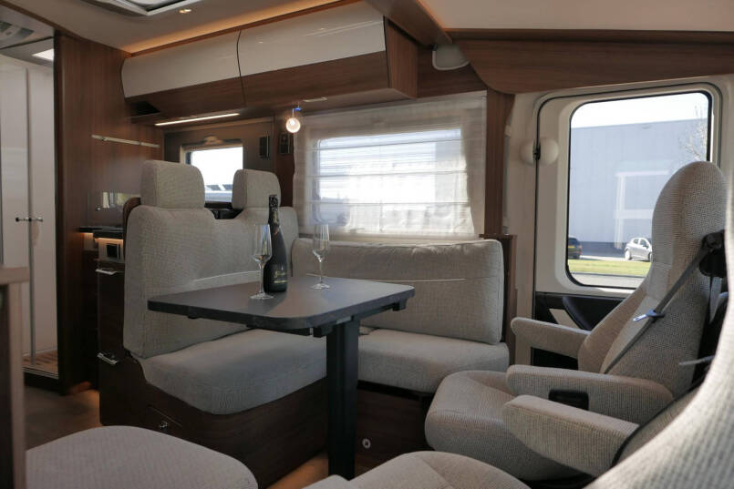 Hymer BMC-I 680 ModernComfort | Levelsysteem | AL-DE | Airco | Omvormer 26