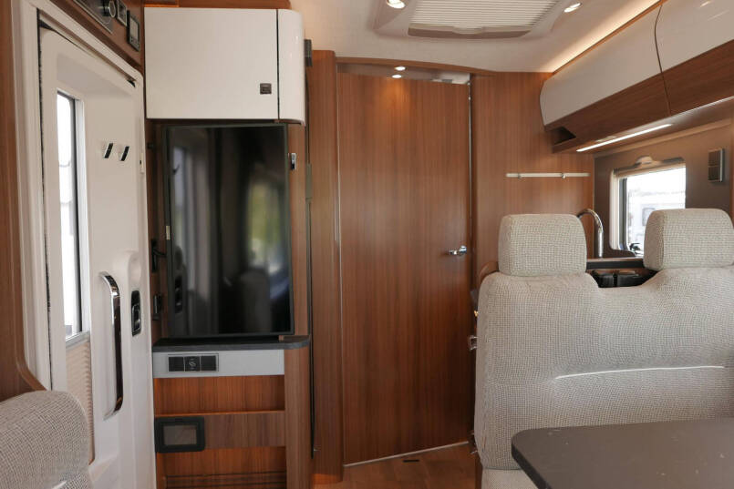 Hymer BMC-I 680 ModernComfort | Levelsysteem | AL-DE | Airco | Omvormer 36