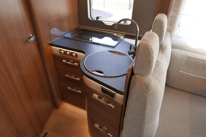 Hymer BMC-I 680 ModernComfort | Levelsysteem | AL-DE | Airco | Omvormer 37