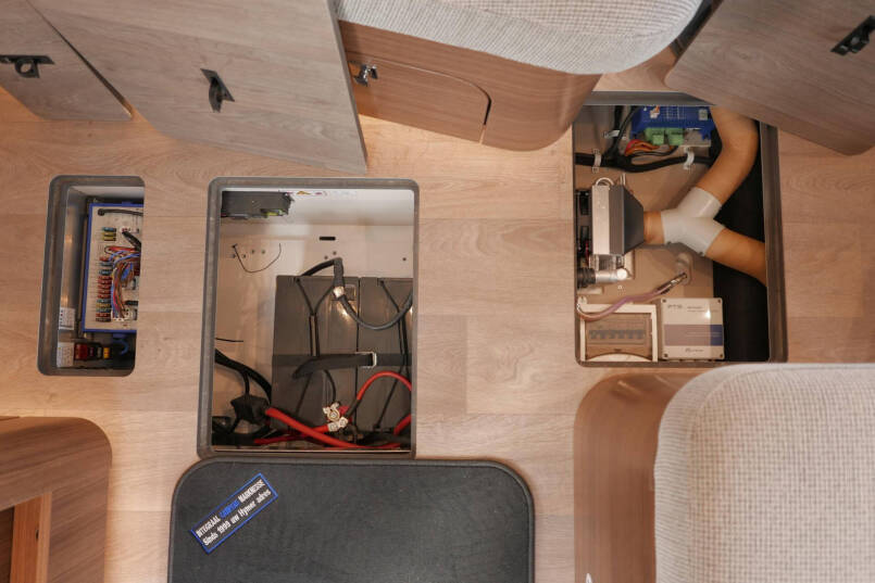 Hymer BMC-I 680 ModernComfort | Levelsysteem | AL-DE | Airco | Omvormer 52