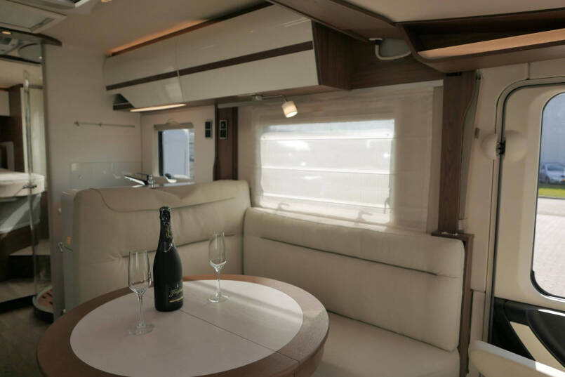 Hymer BML-I 790 MasterLine | Queensbed | Levelsysteem | Hefbed | Lithium | 32