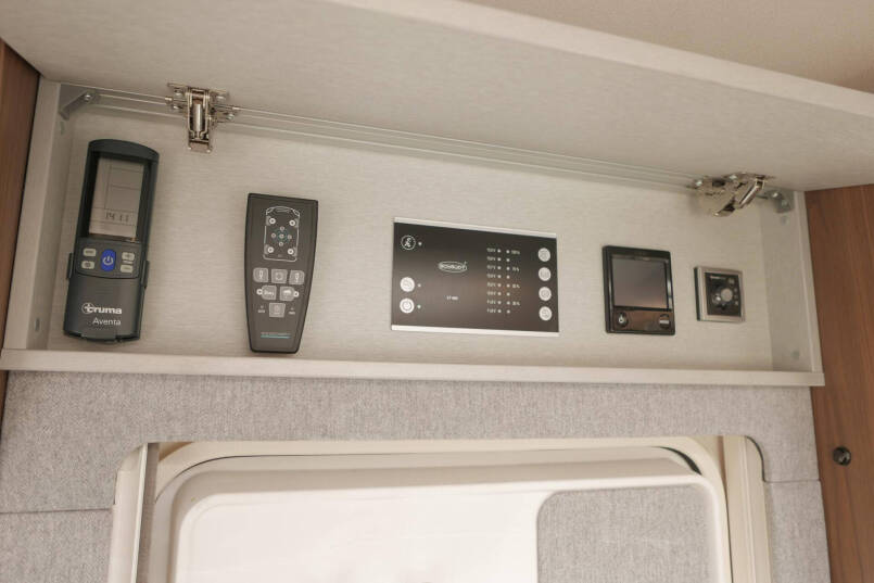 Hymer BML-I 790 MasterLine | Queensbed | Levelsysteem | Hefbed | Lithium | 35